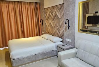 Apartment Studio @ Nagoya Thamrin City + FREE WIFI & NETFLIX has Balcony rooms