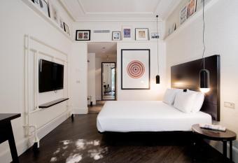 Praktik Garden has Balcony rooms