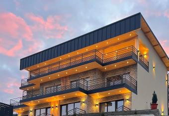 Queen Doftana has Balcony rooms