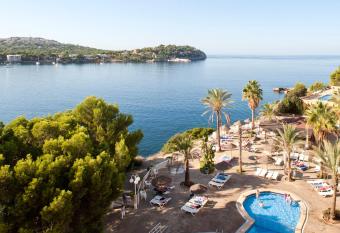 TRH Jard  n Del Mar allows 18 year olds to book a room