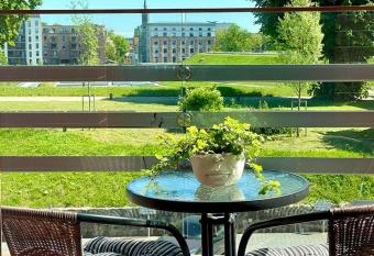 Victoria Old Town Apartments has Balcony rooms