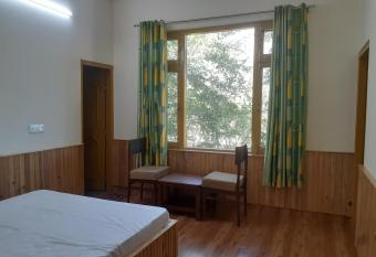 Gazing Moon Homestay has Smoking/Balcony rooms