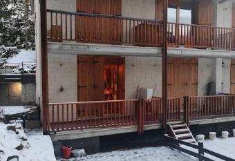 Spaziosa Baita con giardino has Balcony rooms