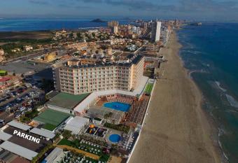 Hotel & Spa Entremares allows 18 year olds to book a room