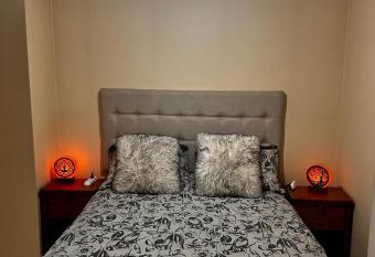 HABITACI  N PRIVADA allows 18 year olds to book a room