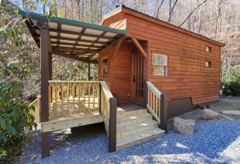 Campfire Tinyhome on The Creek has Balcony rooms