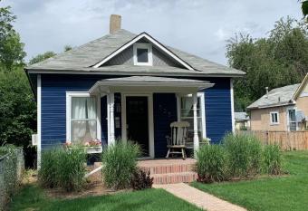 325 N Loomis Ave has Balcony rooms