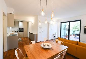 [Casa Gisa]Splendida terrazza nel cuore del centro allows 18 year olds to book a room