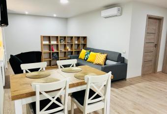 Saul  ti apartamentai Trakuose/Sunny apartment in Trakai has Balcony rooms