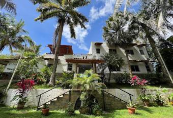 Puesta del Sol has Balcony rooms