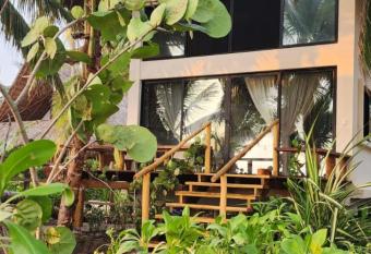 Casa Coyul allows 18 year olds to book a room