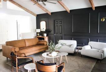 Stunning Mid-Century 3-Bedroom Home with Pool & Hot Tub allows 18 year olds to book a room