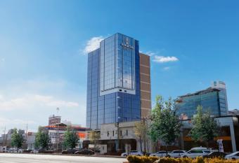 Daegu Billion Western Hotel allows 18 year olds to book a room