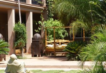 Chillout Hotel Tres Mares allows 18 year olds to book a room