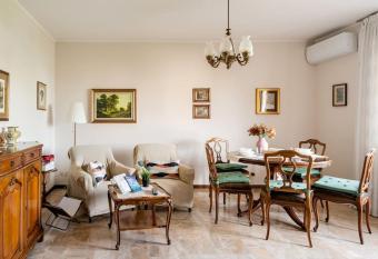 Casa De Rocco - solo affitti brevi CIR 017029LNI00010 has Balcony rooms