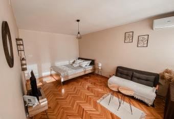 Manila Apartment Kragujevac has Balcony rooms