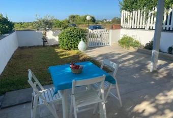 Villino Monte Sant Angelo allows 18 year olds to book a room