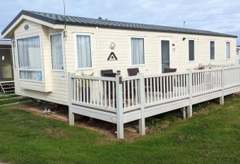 Beachhome has Balcony rooms