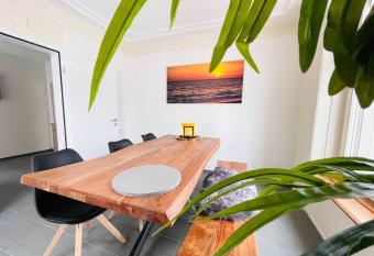 Beautiful, bright, large apartment with balcony smarttv has Balcony rooms