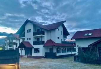 Vila Victory has Balcony rooms