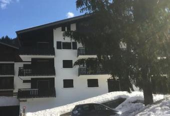 Studio le Mont de Grange Chatel allows 18 year olds to book a room