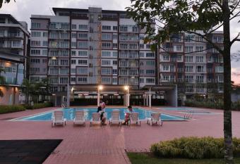 P residence 3 bedroom with swimming pool view Block 1 has Balcony rooms