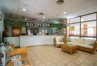 Hotel Los Narejos allows 18 year olds to book a room