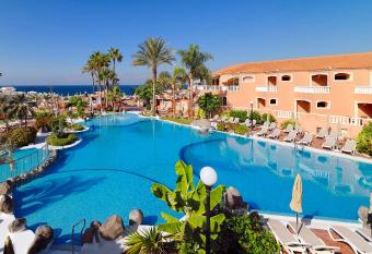 Sol Sun Beach Apartamentos allows 18 year olds to book a room