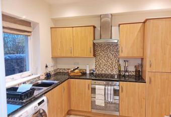 Comfortable 2 bed townhouse. Near to amenities. allows 18 year olds to book a room