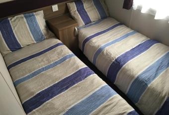 3 BEDROOMED CARAVAN WITH AMAZING SEA VIEWS! has Balcony rooms