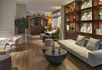 Ibis Styles Figueres Ronda allows 18 year olds to book a room