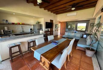 Residences at Las Palmas has rooms with a private hot tub