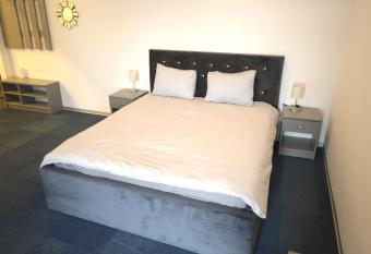 Luana Airport Apartments #4 has Balcony rooms