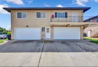 Updated Cozy 2 Bed Room Condo w Pool has Balcony rooms