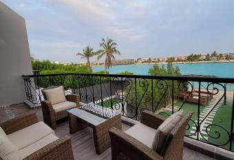          13                           has Balcony rooms