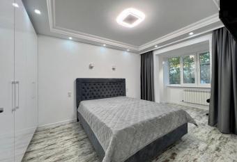 PerfectRoom 2 allows 18 year olds to book a room