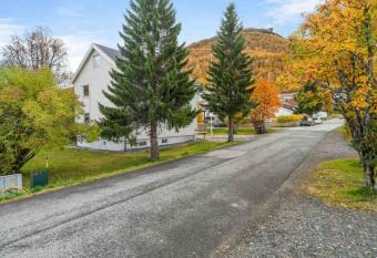 Fin leilighet i Tromsdalen. allows 18 year olds to book a room