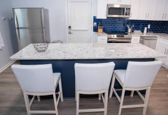 Beautiful 3-bedroom home off-street parking. allows 18 year olds to book a room