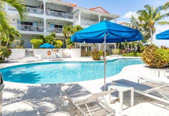 Shore to Please - Large Studio Condo allows 18 year olds to book a room