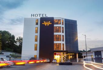Wellesley Hotel allows 18 year olds to book a room