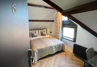 Boutique Hotel de Kade Zaandam-Amsterdam allows 18 year olds to book a room