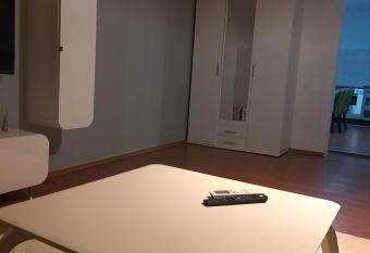 L&M 2 Apartman has Balcony rooms