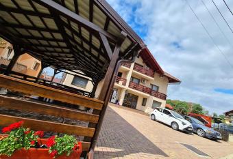 VILA INA has Balcony rooms