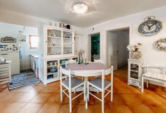 Apartment Nadica Sabunike has Balcony rooms