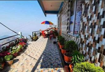 Zen La Homestay has Balcony rooms