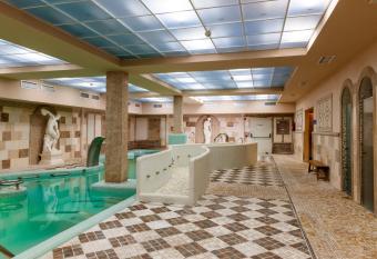 Hotel Comendador has Balcony rooms