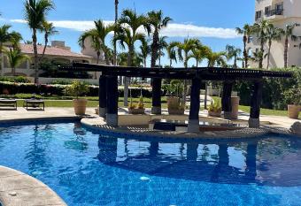 Las Mananitas has Balcony rooms