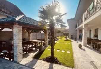 Eugen Apartm  n has Balcony rooms