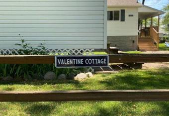 Thornapple Lake Cottage / fishing & summer fun has Balcony rooms