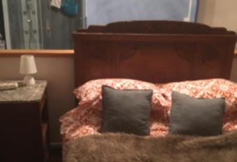 Chez Dolly allows 18 year olds to book a room